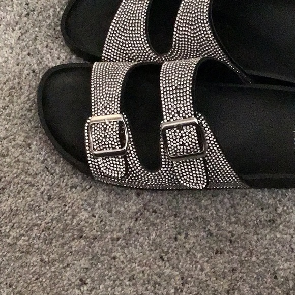 Sandals - Picture 2 of 3